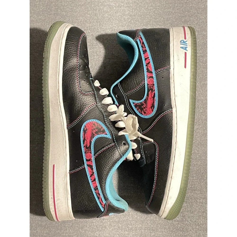 Nike size stand